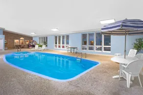 Super 8 by Wyndham Bethany MO - Pool