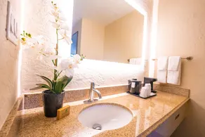 Mai Hana Hotel & Suites - Badrum