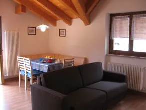 Apartamento apropiado para familias con terraza, barbacoa y jardín | Vistas al lago - Zona de estar