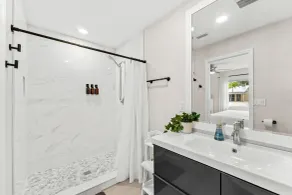 368 Carmine Dr - Bad