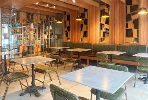UrbanView at Lacson Street Bacolod City by RedDoorz - Restaurant