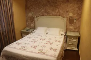 Hostal Goya Suites - Chambre
