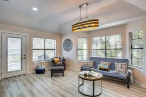 300 Feet to Lake Texoma: Modern Home w/ Deck! - Interiør