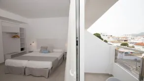Hotel Chevy & Suites - Room
