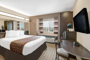 Microtel Inn & Suites by Wyndham Williston - Room