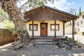 Watefront Getaway w/ Mtn Views & Dock in Clearlake - Interiør