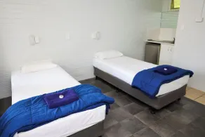 Park Beach Hotel Motel - Room