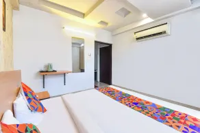 FabHotel Rushank Palace - Near Jawahar Circle, World Trade Park - Chambre