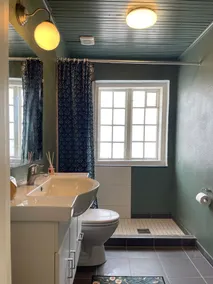 The Farm Managers House at Hindemae Estate Historic Charmed House - Bathroom