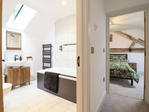 Sally's Barn - Bathroom