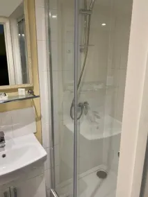 Bear Inn - Bathroom