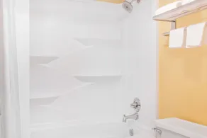 Regency Inn & Suites-Hamilton Place - Salle de bain