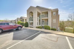 3 Mi to Branson Landing: Condo w/ Pool Access - Parte interna