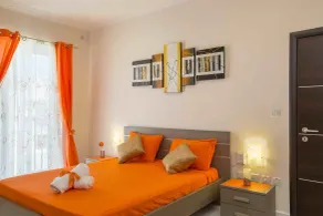 2. Lyxig 2 Bed Lägenhet nära stranden! - Rum
