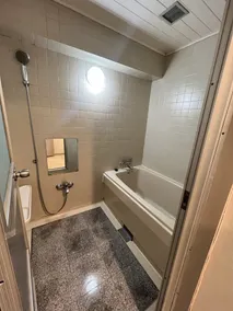 Beijing Jiuxian Apartment - Bathroom