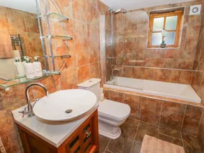 Bwthyn Carregwen, DWYGYFYLCHI - Salle de bain