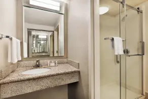 Courtyard by Marriott Tulsa Central - Salle de bain