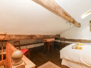 The Toolshed - Room