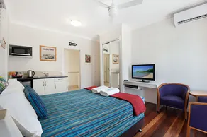 La Costa Beachside Motel - Room