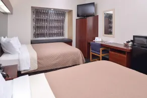 Americas Best Value Inn & Suites Maryville - Room