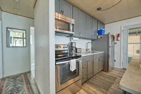 Lakefront Cottage Near Wineries + State Parks! - Innenbereich