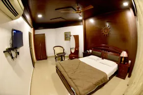 Hotel Sharada International - Room