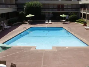Trade Winds Central Inn - Piscine