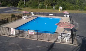 Family Budget Inn Harrison - Basseng