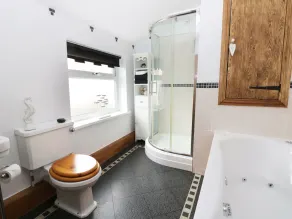 Sands End Cottage - Bathroom
