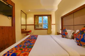 Via Super 7 Inn - Room