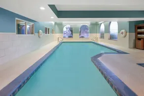 Holiday Inn Express Hotel & Suites Bishop by IHG - Piscine