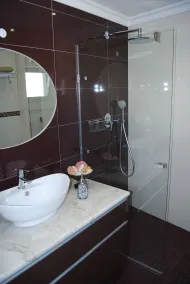 The Birds Nest - Bathroom