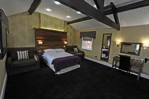 Kings Croft Hotel - Room