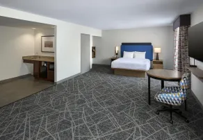 Hampton Inn and Suites New Hartford/Utica - Room