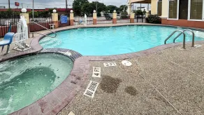 Studio 6 Suites Houston, TX - Spring - Pool
