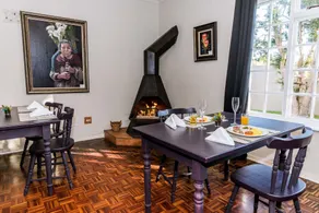 Le Petit Chateau Guest House - Restaurante