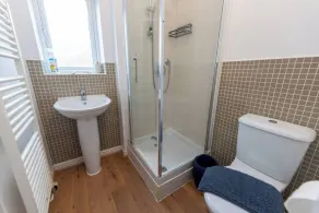 Charming 5-bedroom Townhouse in Central Gloucester - Casa de banho