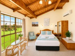 Coonawarra Place Motor Inn - Room
