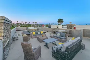Stroll to Shore: Oceanside Condo w/ Hot Tub Access - Interiør