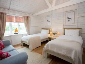 Lligwy Beach Cottage - Camera