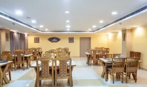 Treebo Y Hotels Elite, Khandagiri - Restaurant