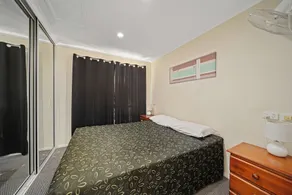 Emerald Motel Apartments - Room