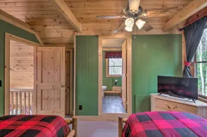 All-Season Base w/ Scenic Views in Beech Mountain! - Interiör