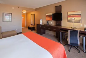 Holiday Inn Express and Suites Columbus Edinburgh by IHG - Room