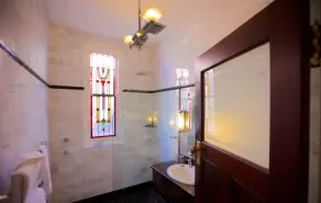 Carrington Hotel - Bathroom