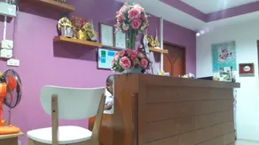 RoomQuest Chonburi Phanat Nikhom - Recepção