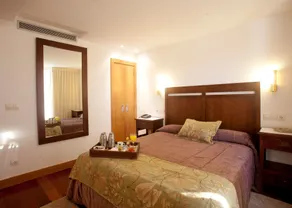San Francisco Hotel Monumento - Chambre