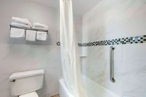 Best Western Thunderbird Motel - Bathroom
