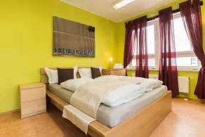 Garden House   & Eastpark Apartments - Room