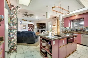 Lake Havasu Home w/ Rooftop Deck ~ 1 Mi to Beach! - Intérieur